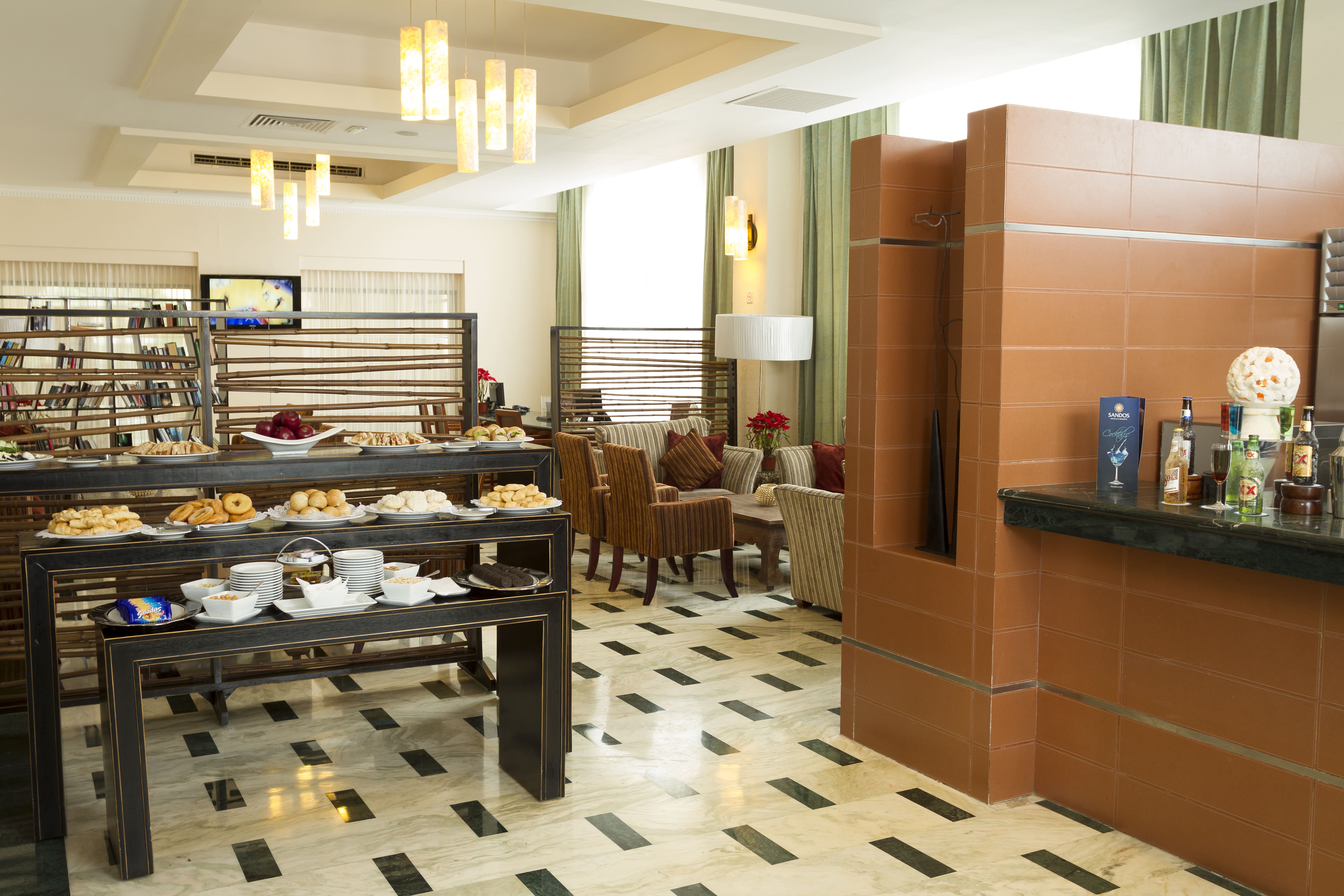 Sandos Playacar Bars