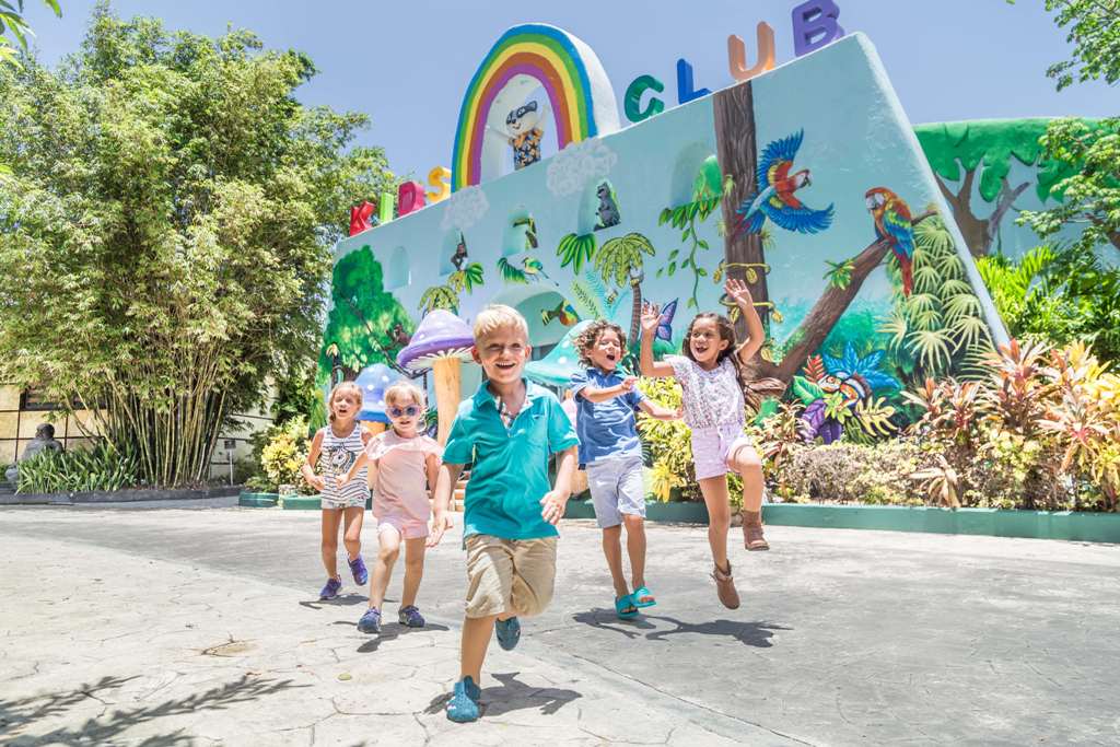 sandos caracol kids club