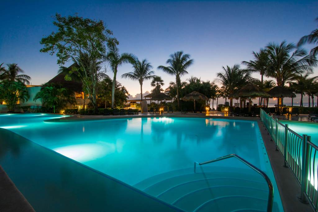 sandos caracol pool