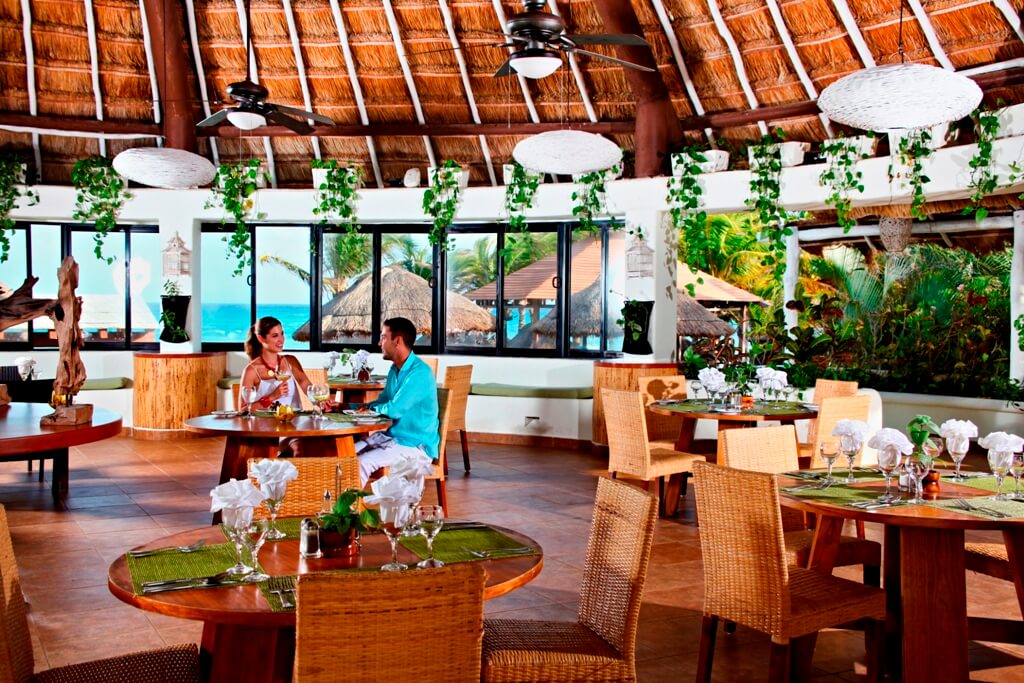 sandos caracol restaurant