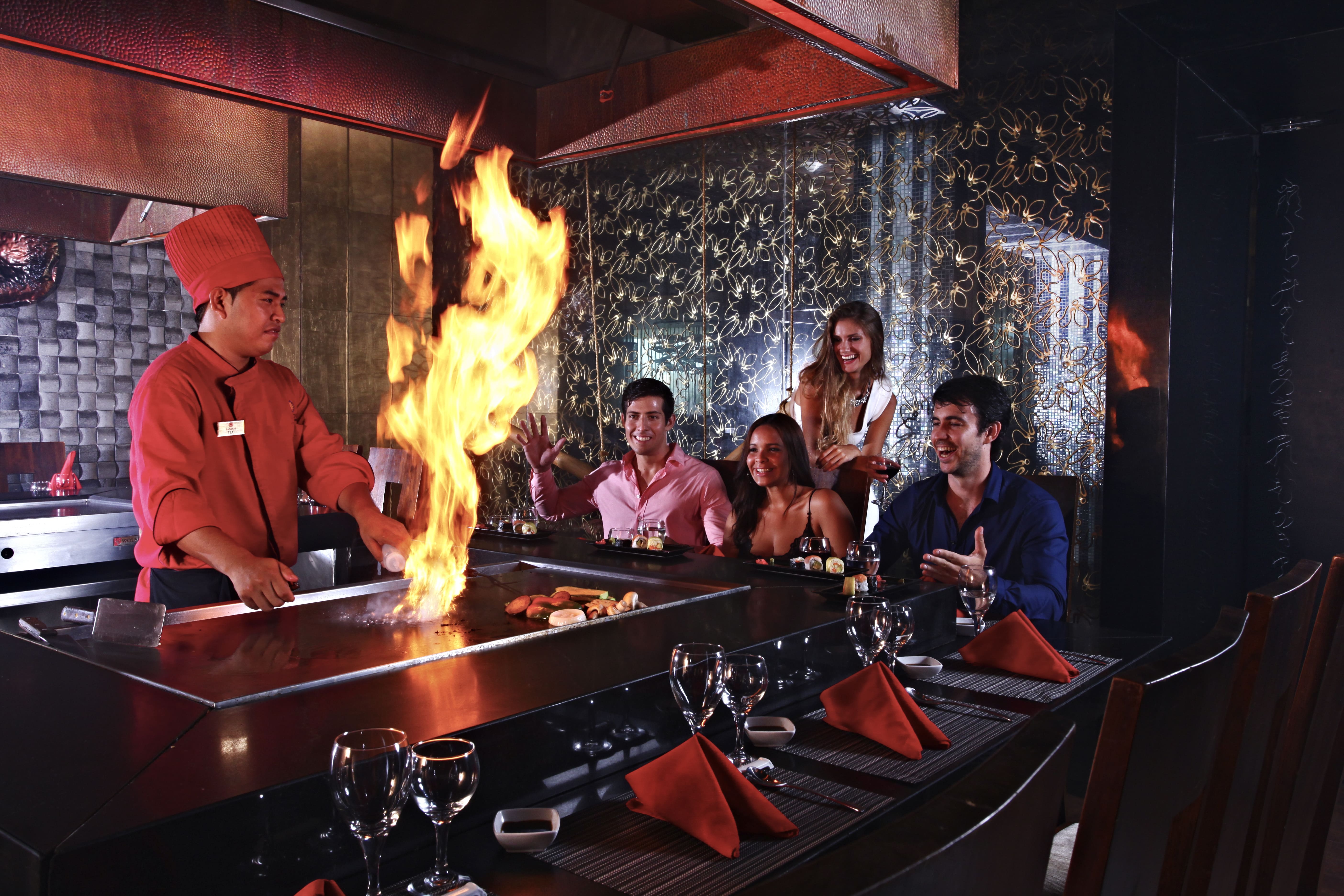 RESTAURANTS & BARS