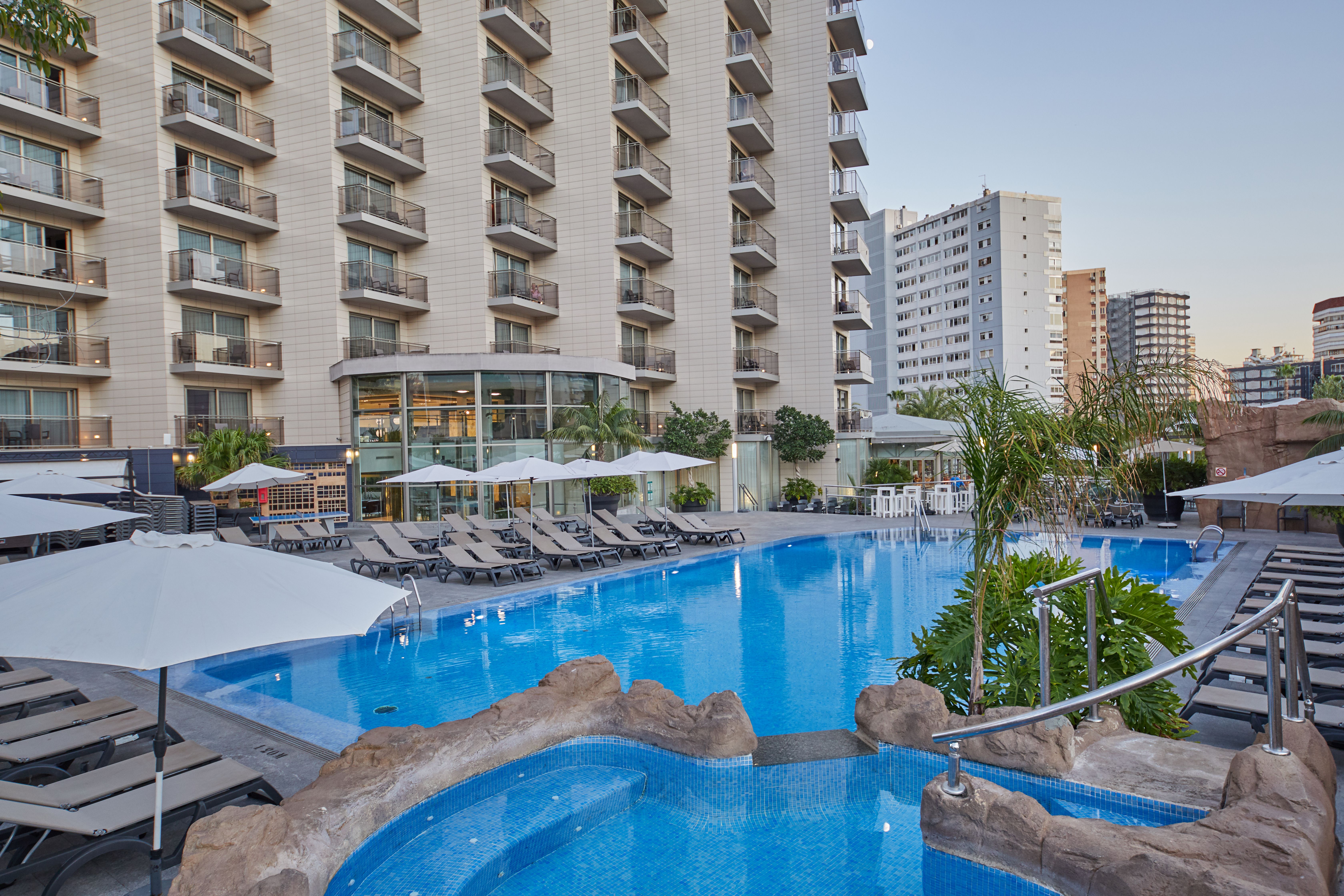 HOTEL SERVICES & AMENITIES
