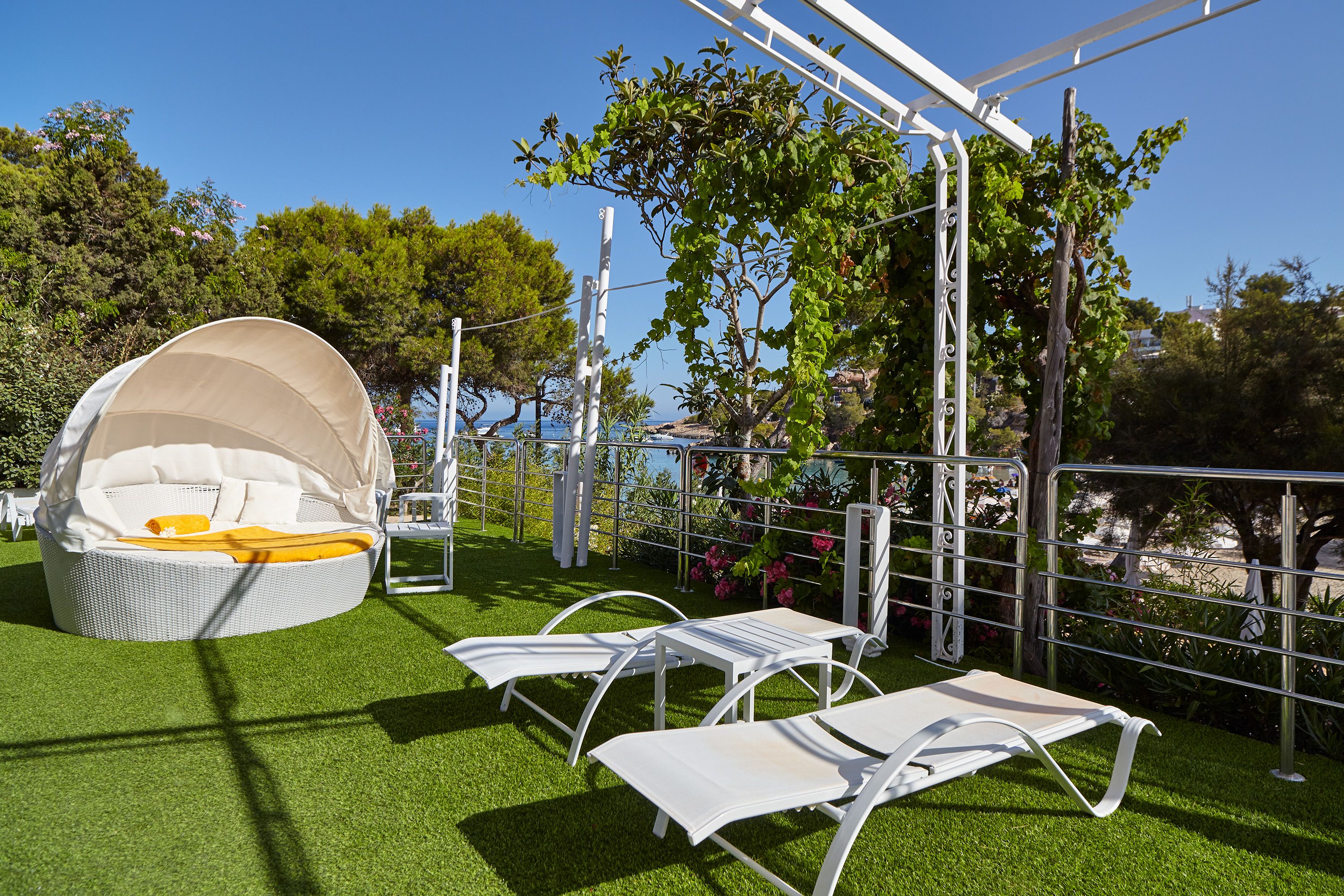 ROYAL ELITE BEACH CLUB 