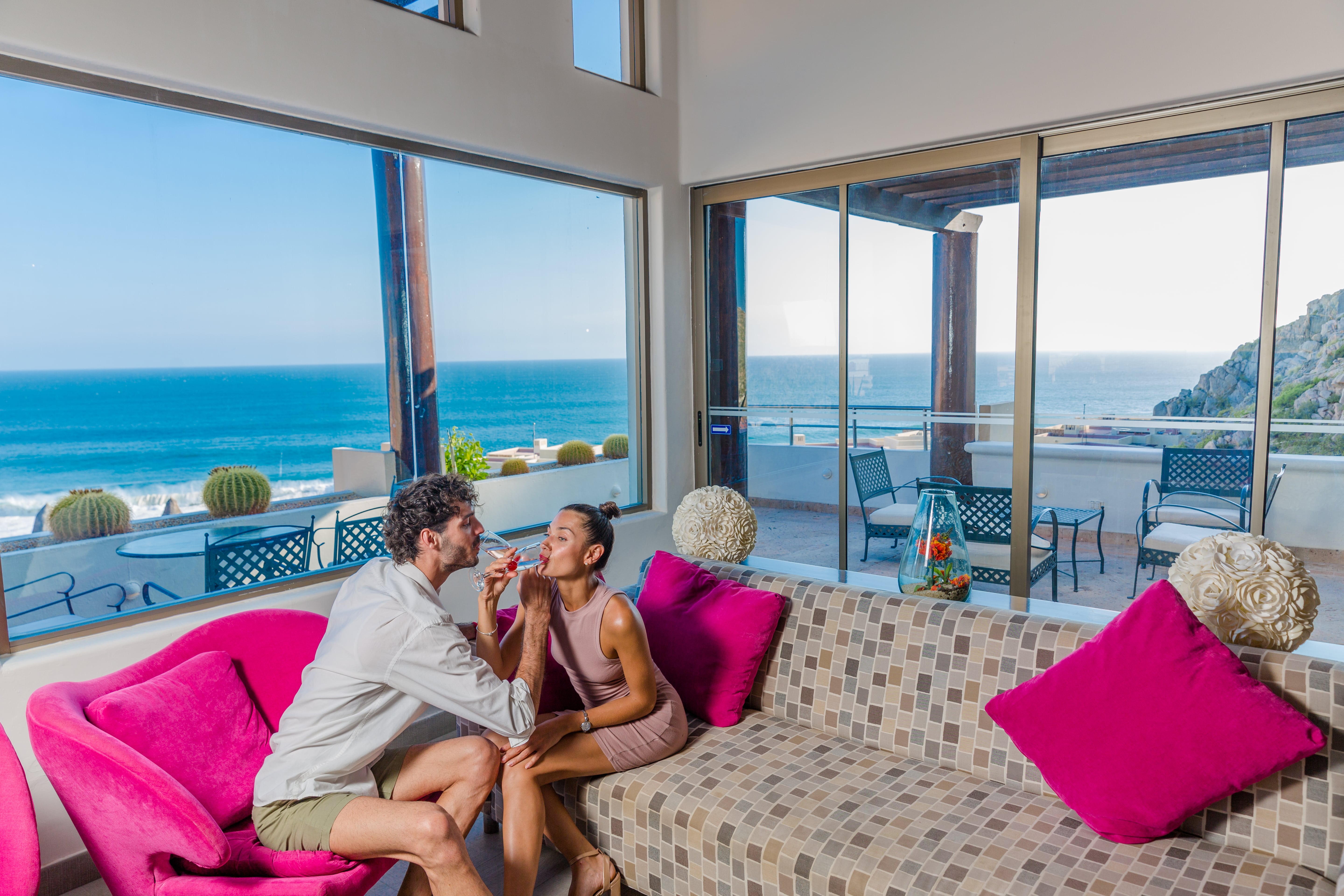 whale watchers bar interior