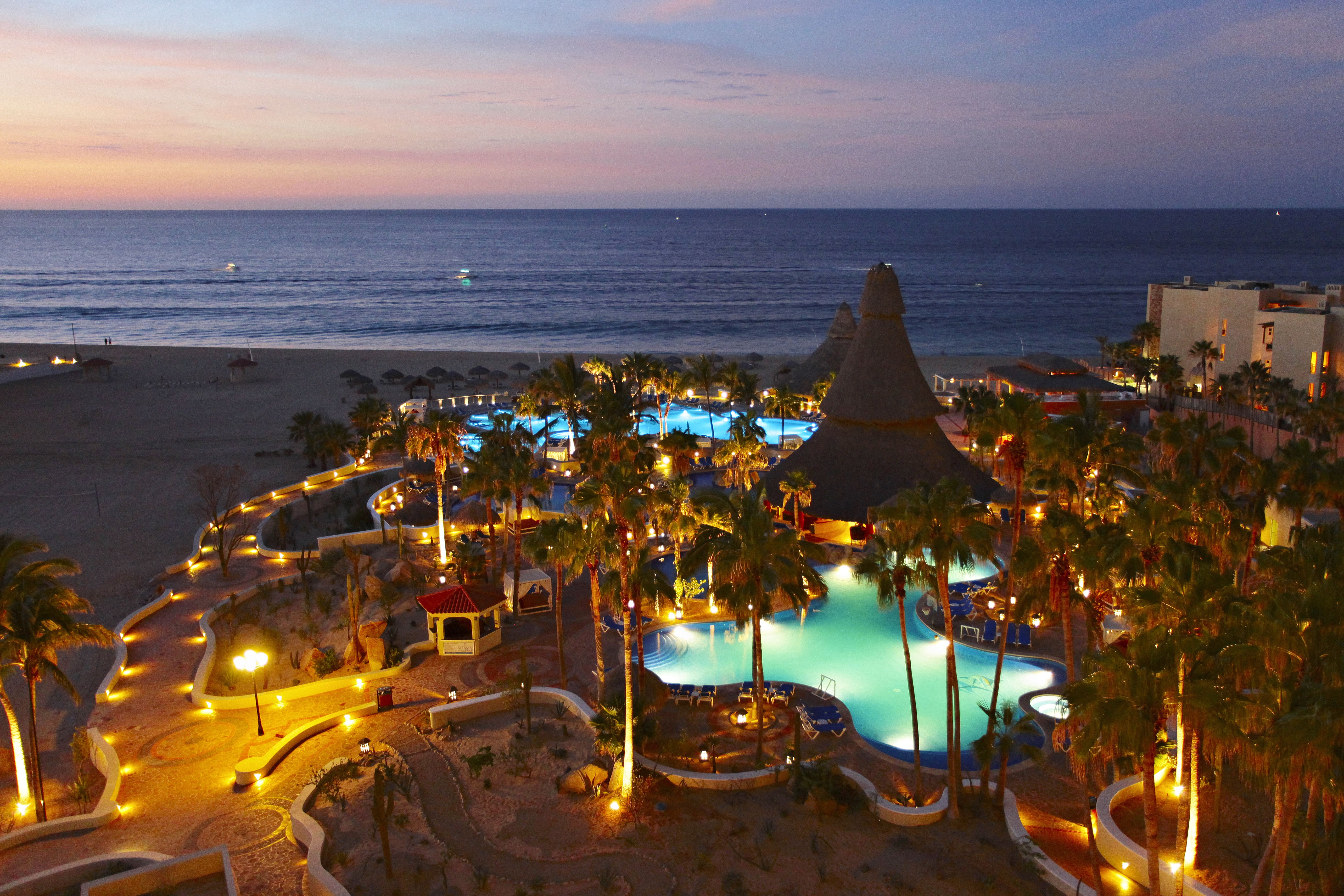 Sandos_Finisterra_Outdoors_Night