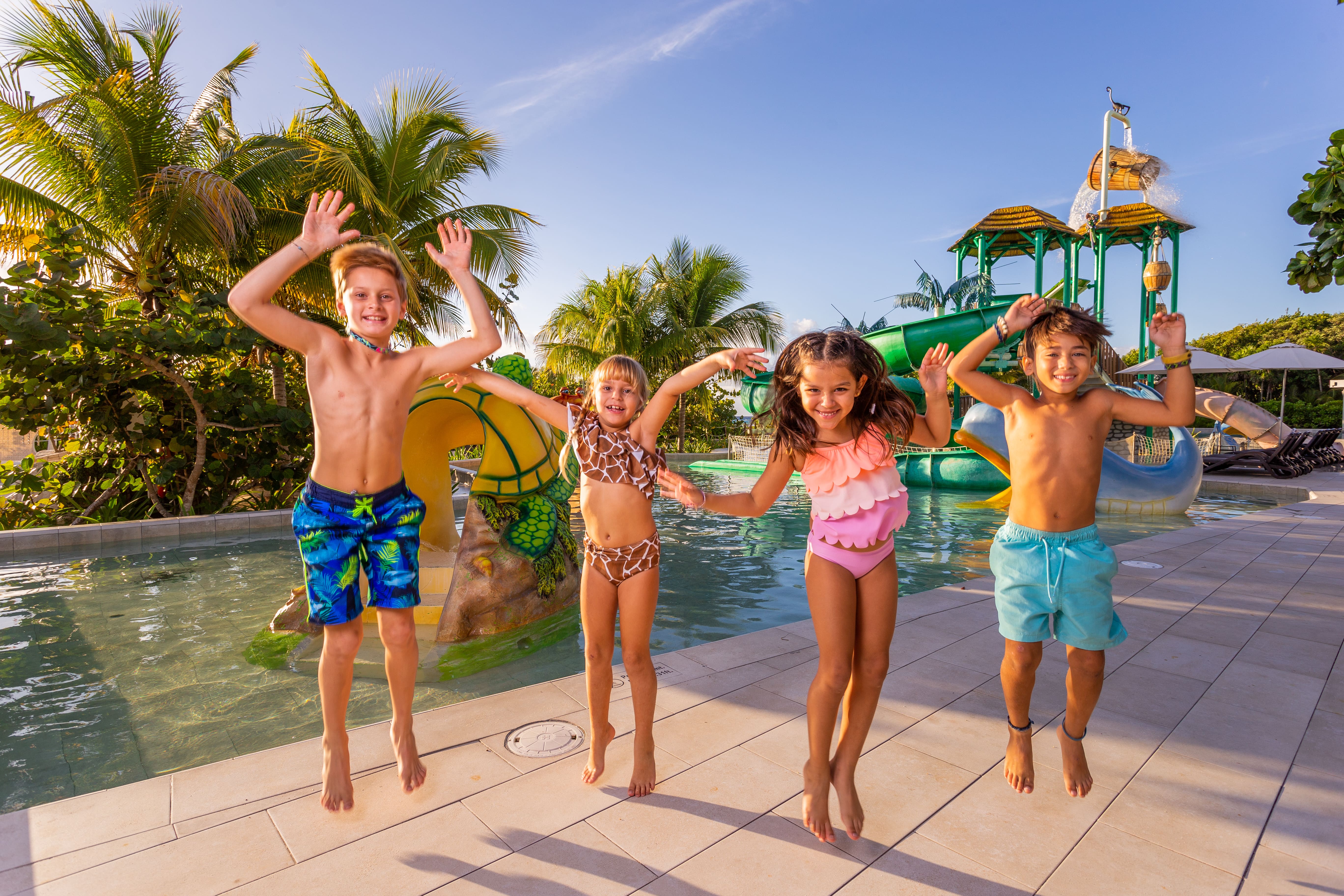 Sandos_Playacar_Main_Pool_08_23