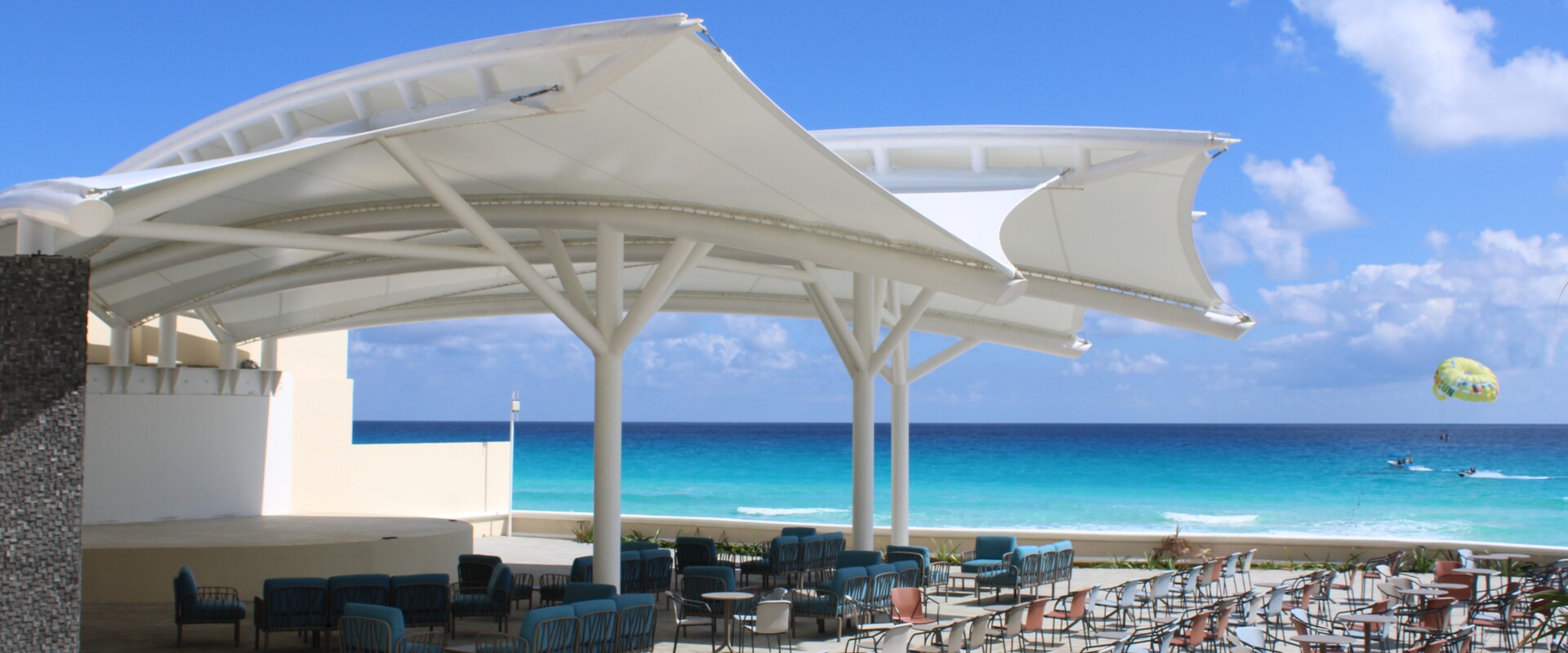 Sandos_Cancun_Bar_Two