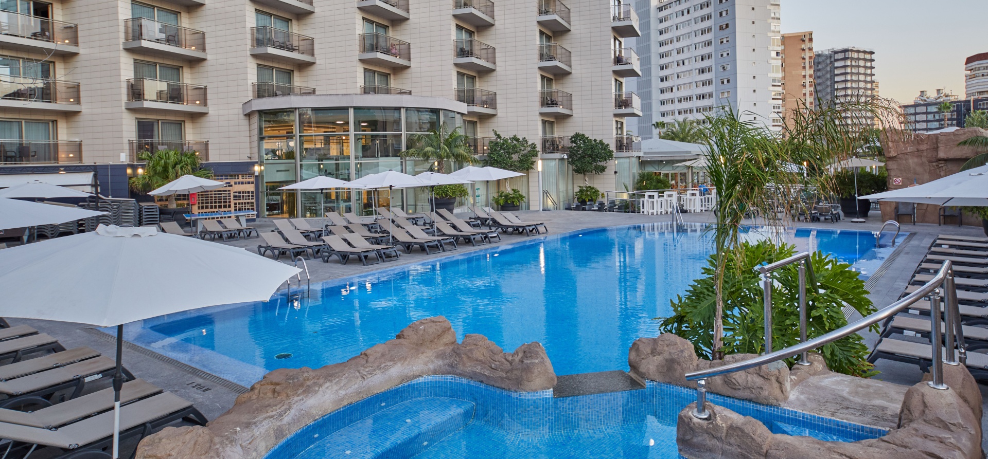 HOTEL SERVICES & AMENITIES HOTEL SERVICES & AMENITIES