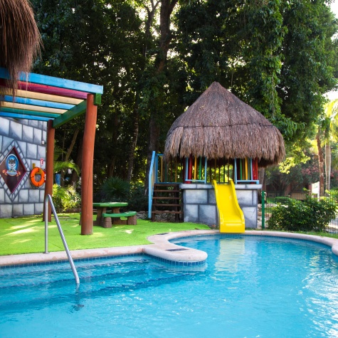 Kids club playacar pool