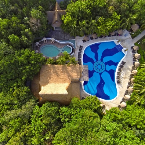 SELECT CLUB POOL AREA