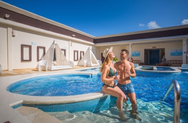 ADD ONS Spa del Mar_pool