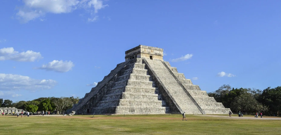 • Tulum • Chichen Itza • Coba • Ek Balam
