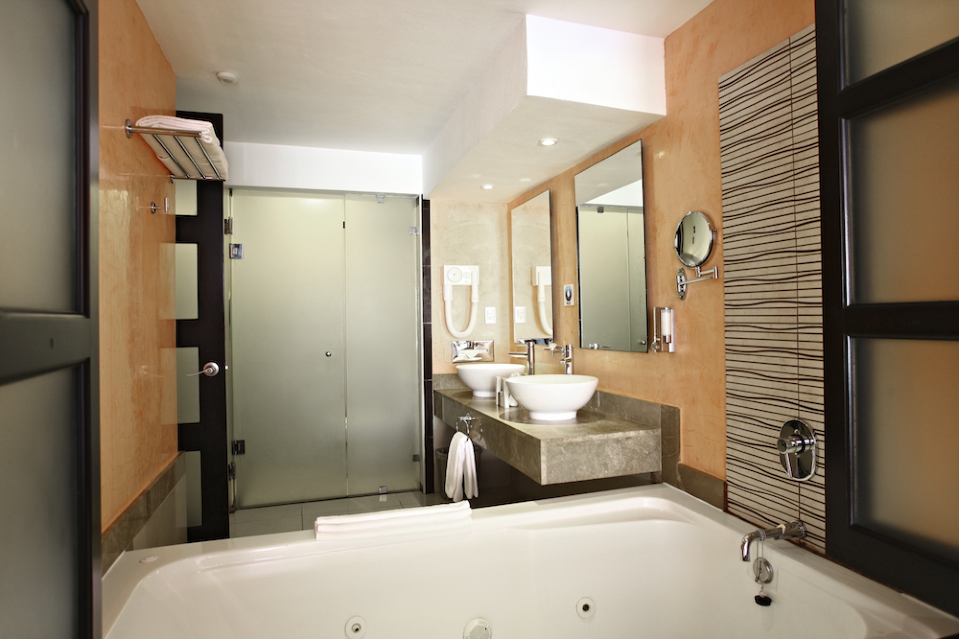 Sandos_Playacar_Riviera_Family_Queen_JrSuite