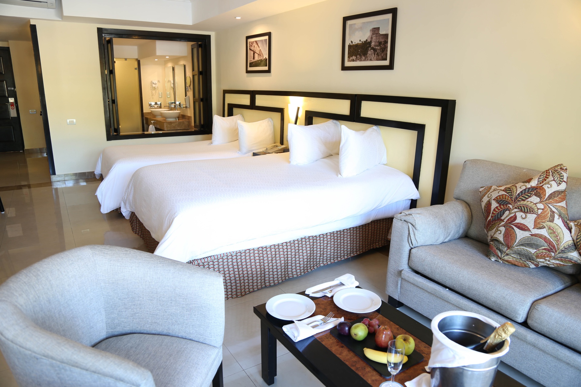 Sandos_Playacar_Riviera_Family_Queen_JrSuite