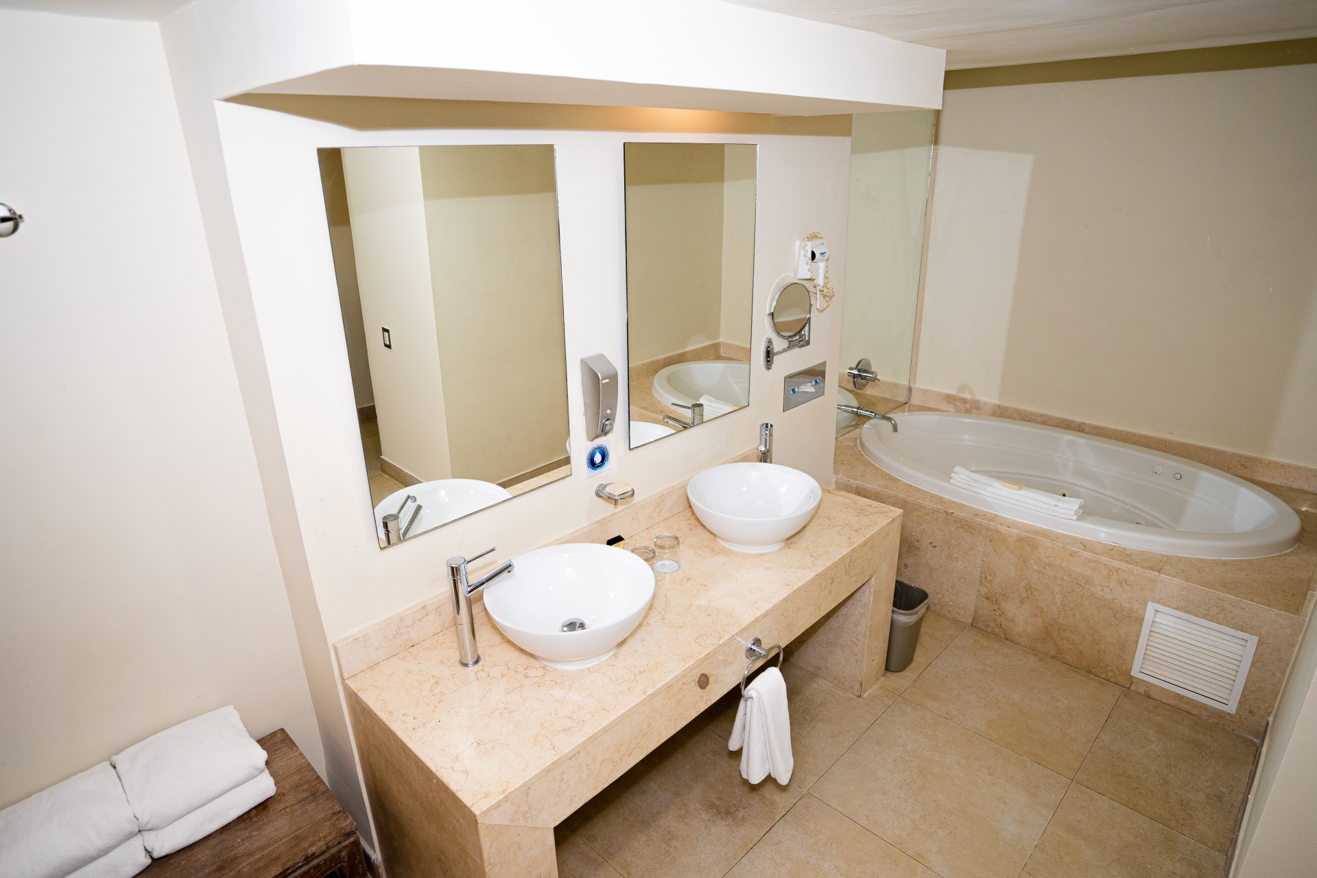 sandos playacar RE hacienda junior suite jacuzzi