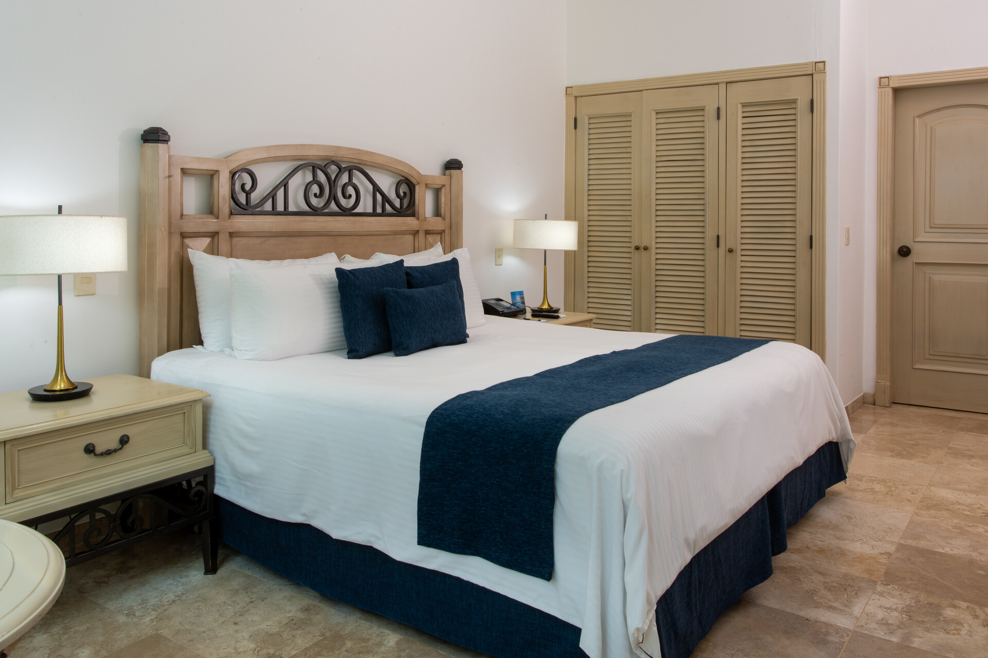 Sandos-Cancun_Room_Laguna-Suite_Room_05