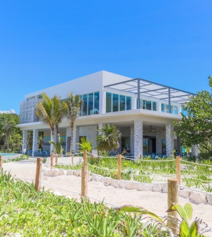 OCEAN FRONT BREAKFAST & SNACK home playacar