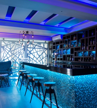 Bar and restaurantes