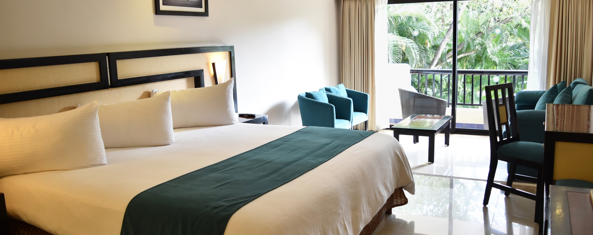Main_Sandos_Playacar_Room_Hacienda_JrSuite