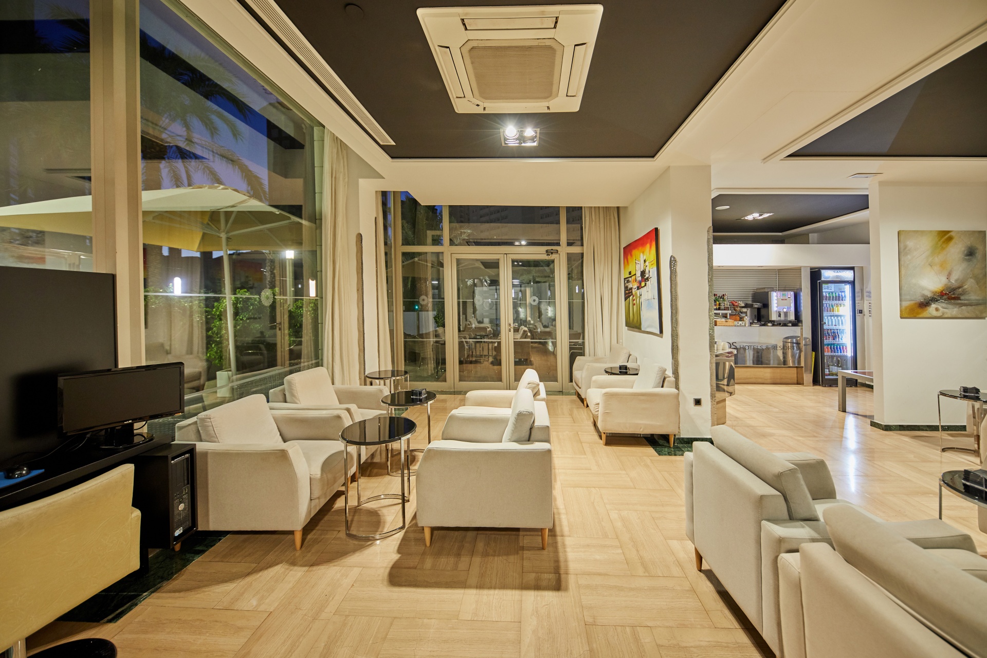 SELECT CLUB LOUNGE SELECT CLUB LOUNGE