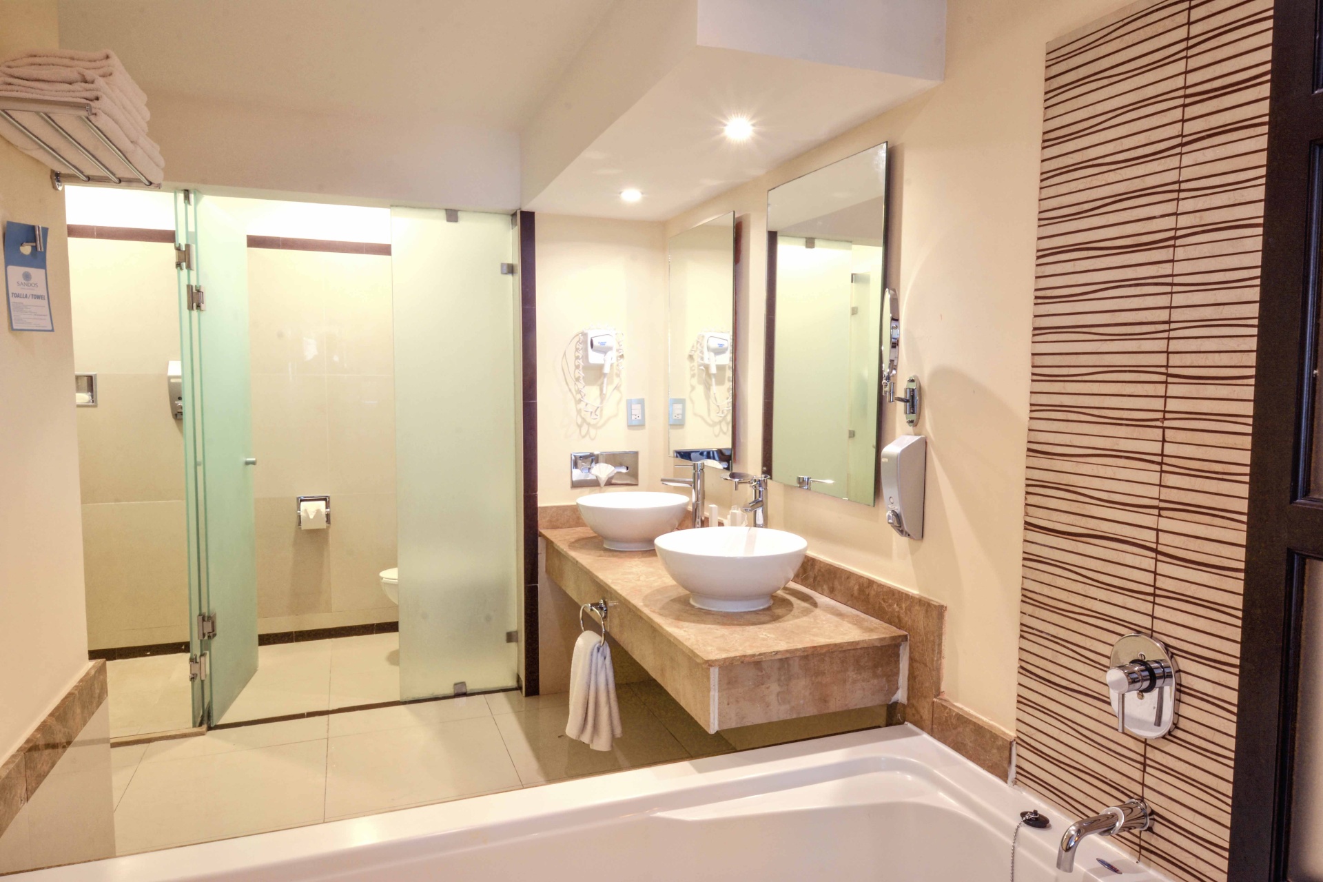 sandos playacar family king junior suite