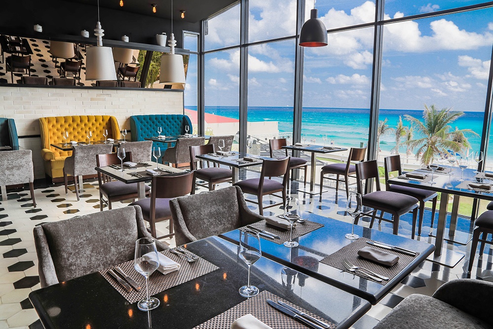 BEAUTIFUL RESTAURANT IN SANDOS CANCUN 