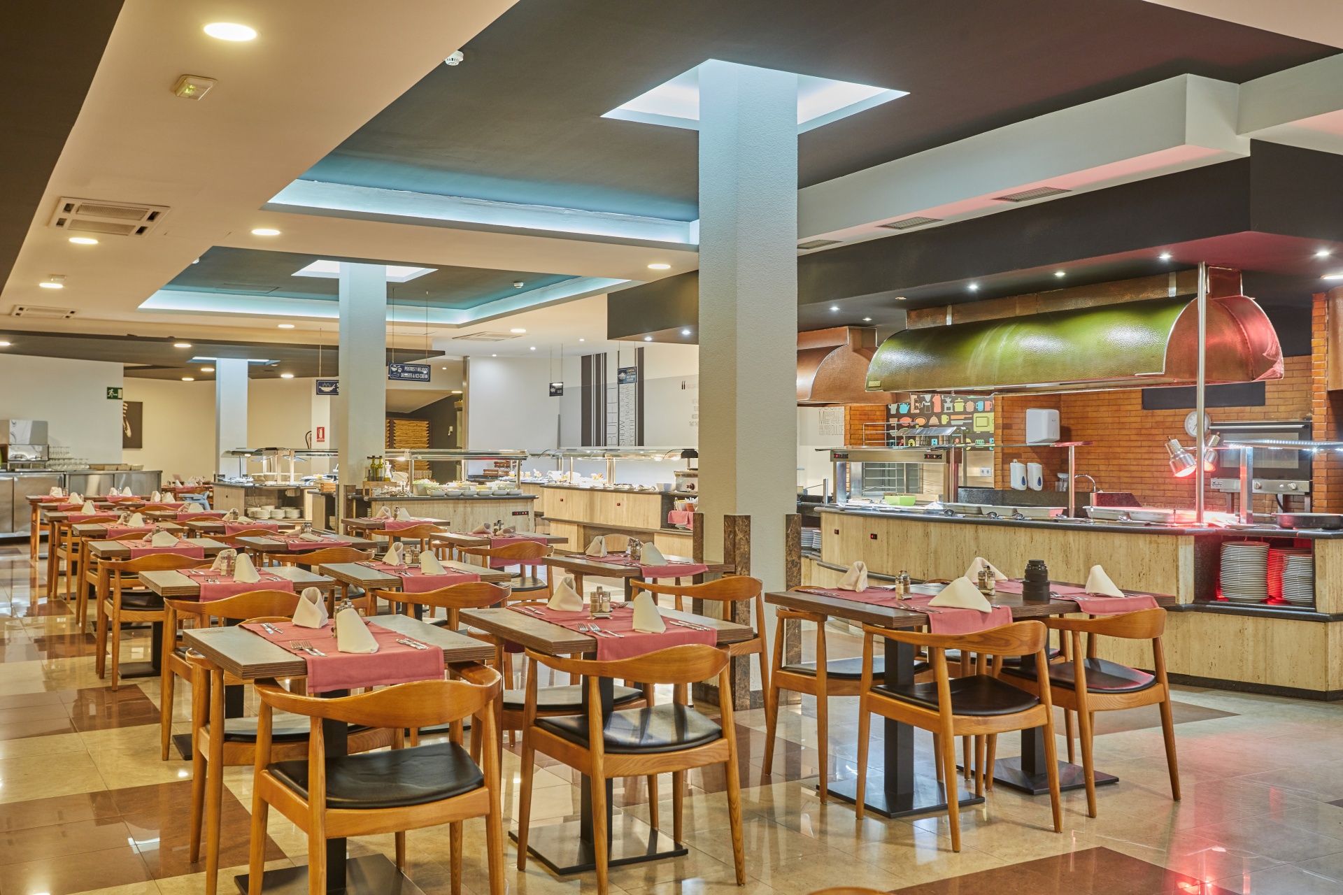 MAIN RESTAURANT MAIN RESTAURANT