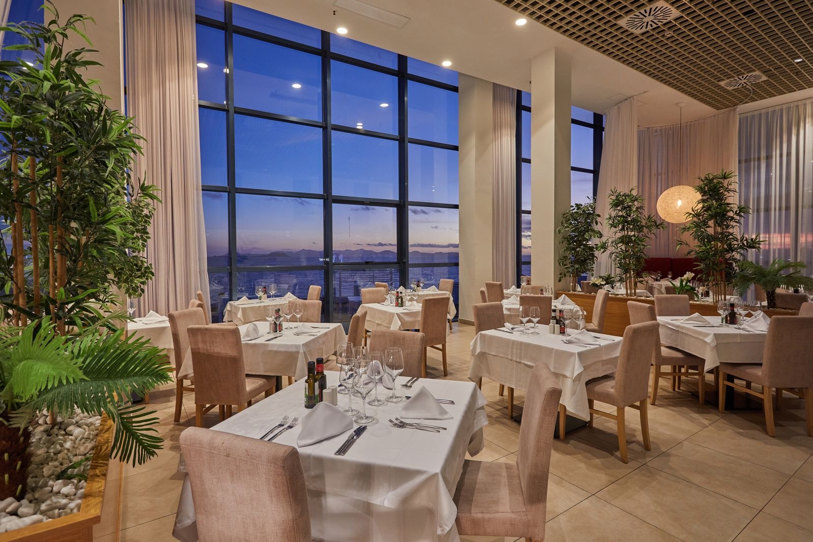 ROYAL ELITE RESTAURANT ROYAL ELITE RESTAURANT