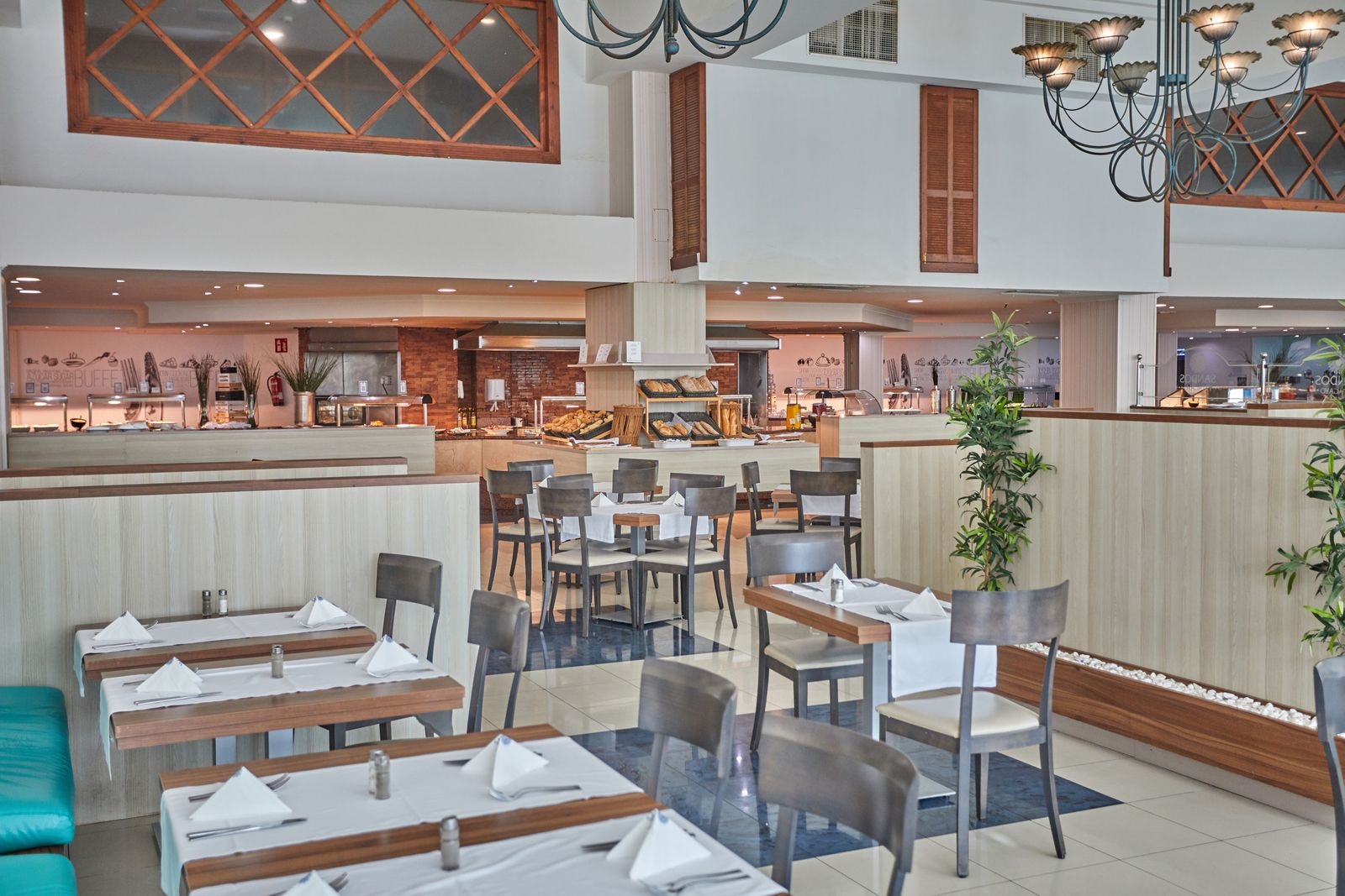 INTERNATIONAL BUFFET INTERNATIONAL BUFFET