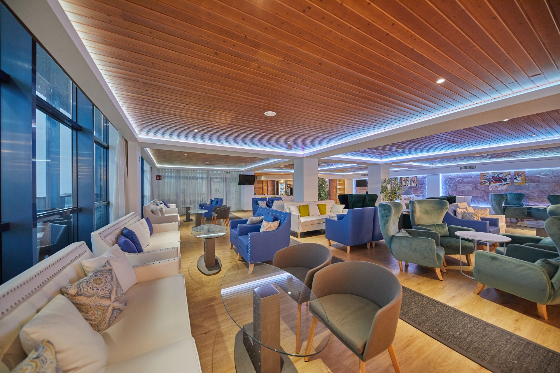 Royal Elite for Adults