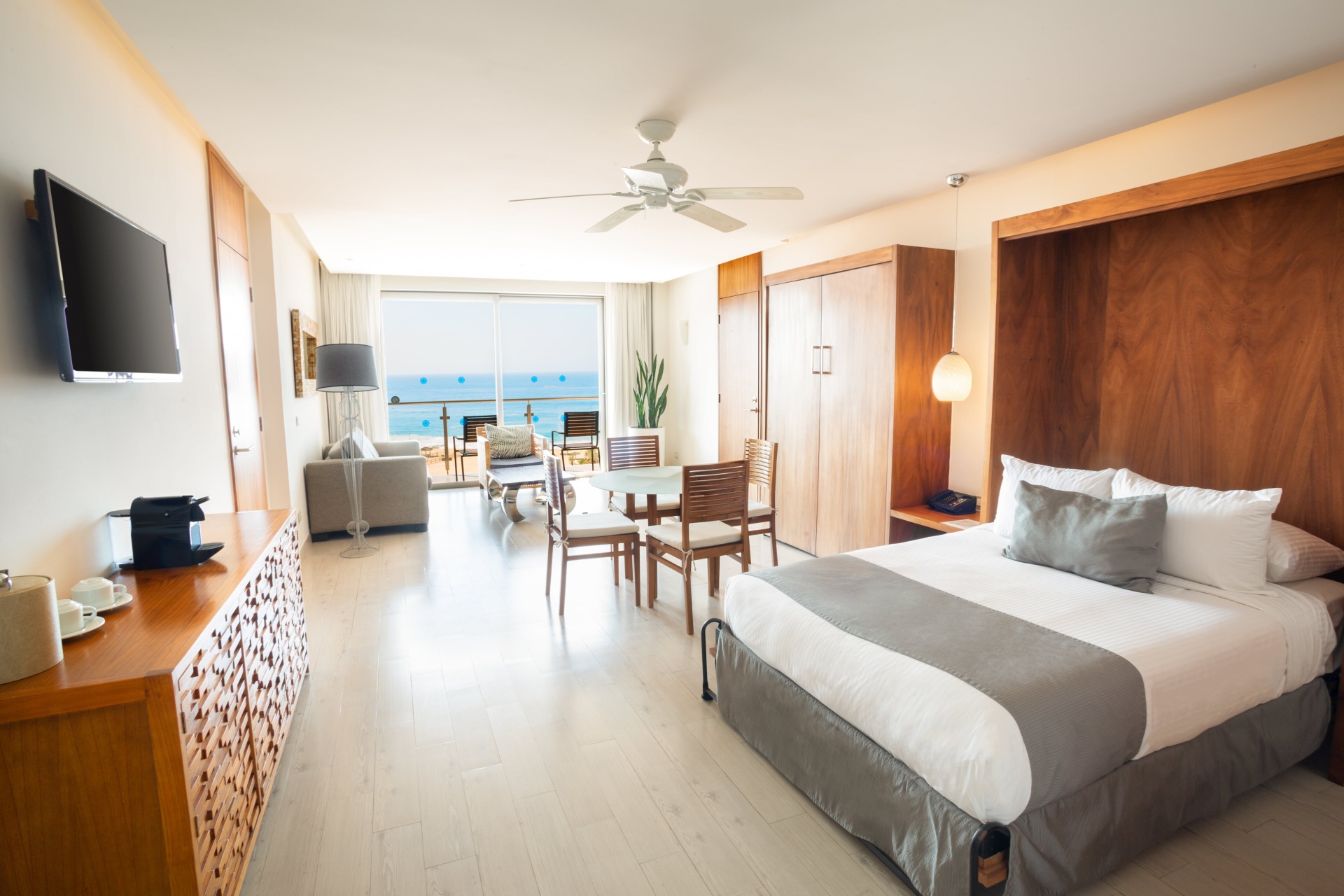 Finisterra One Bedroom Suite_01