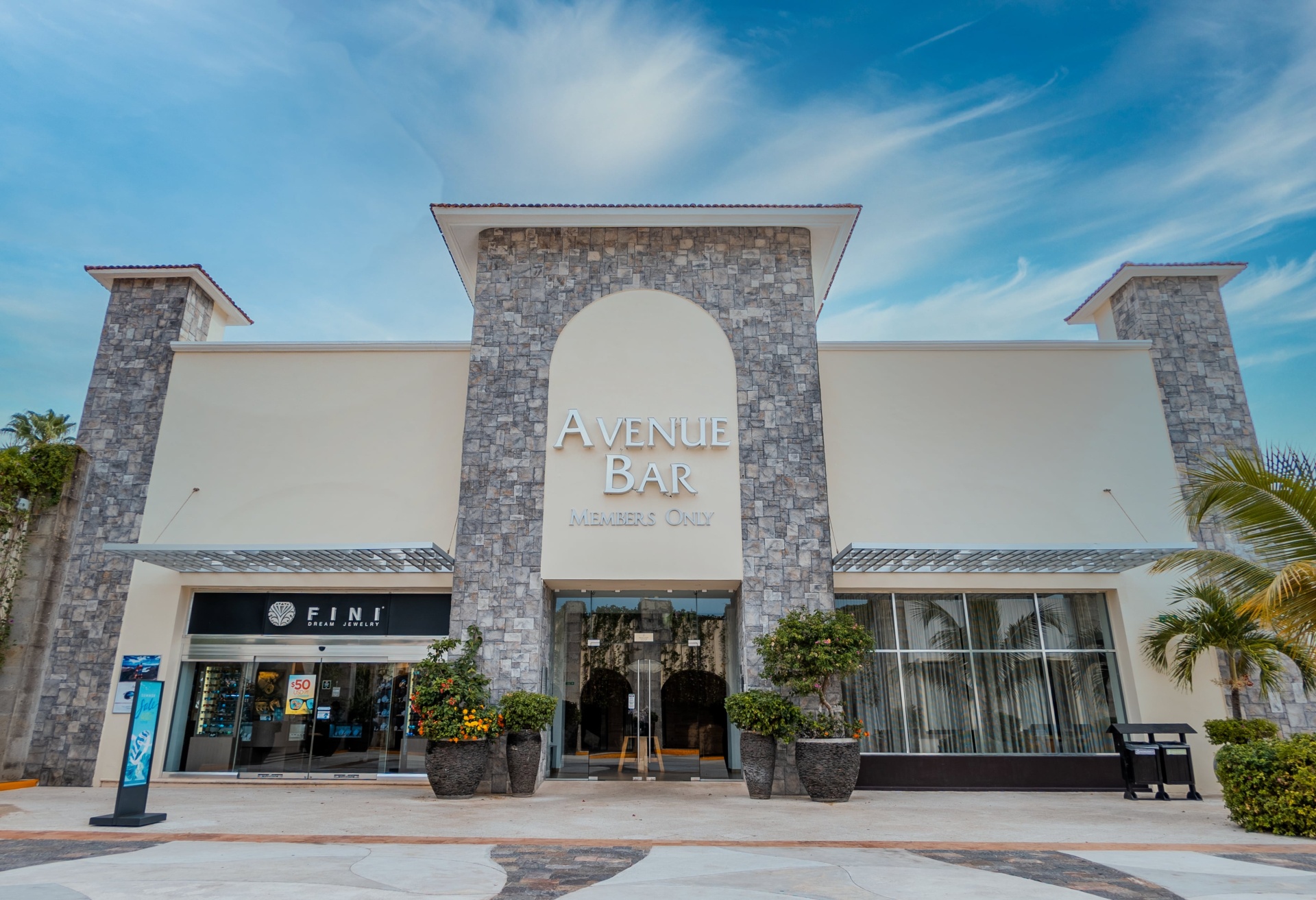 Avenue Bar_Playacar