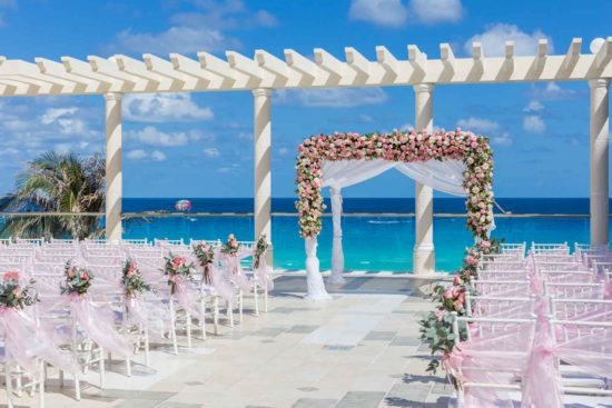 Gay-wedding-in-Mexico-550x367