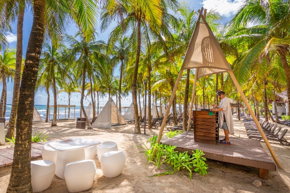 Select Beach Club Caracol 580x386.