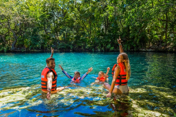 Sandos_Caracol_Cenote_10 580x387