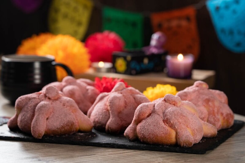 Pan-de-muerto-rosa_EDIT.jpg